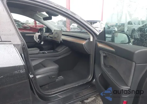 2024 Tesla Model Y Long Range Dual Motor All-Wheel Drive/Rwd из США, поврежденный, VIN 7SAYGDEDXRF151981